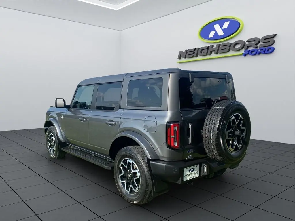 2022 Ford Bronco Outer Banks 4WD photo 4