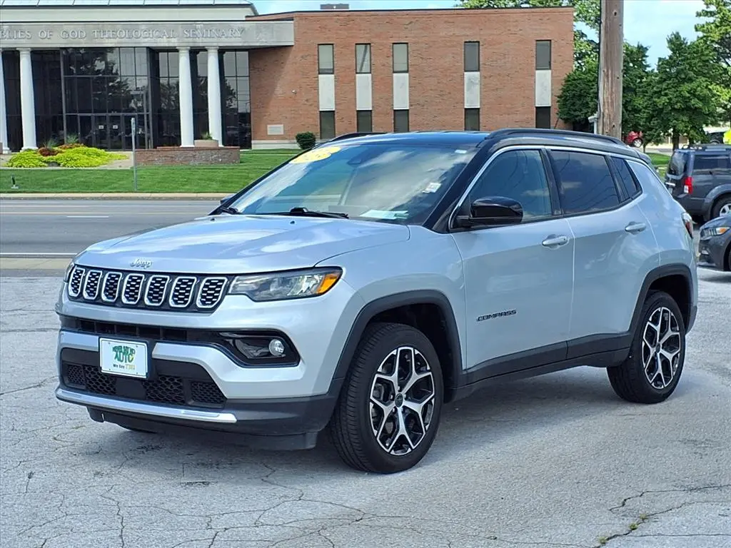 2025 Jeep Compass Limited 4X4 photo 4