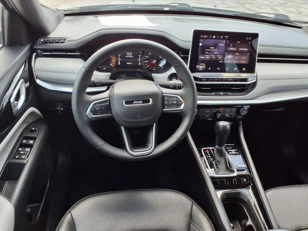 2025 Jeep Compass Limited 4X4 photo 5