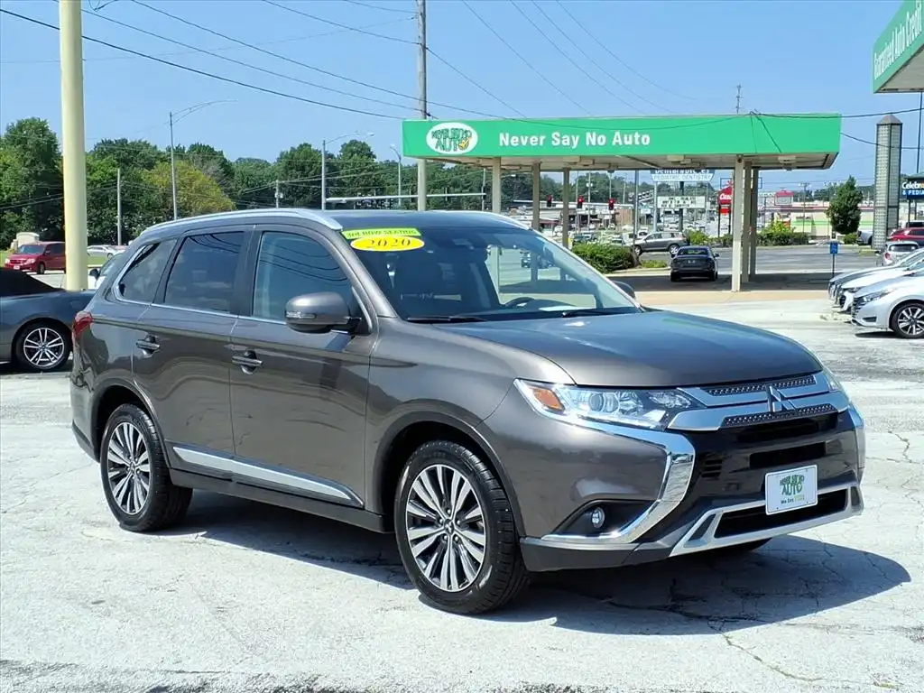 2020 Mitsubishi Outlander SEL FWD's photo