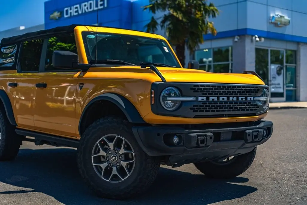 2021 Ford Bronco Badlands 4x4 photo 3