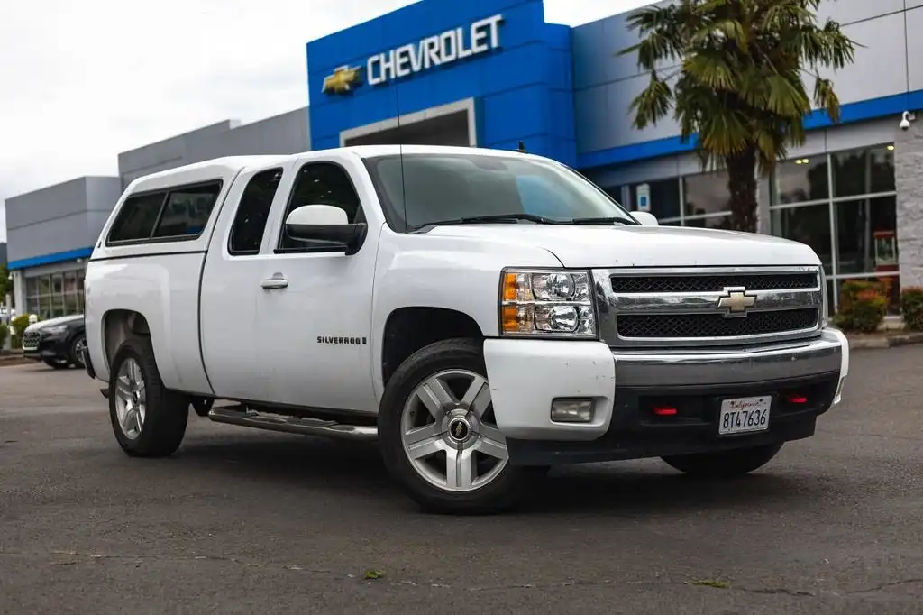 2008 Chevrolet Silverado 1500 1LT Extended Cab SWB's photo