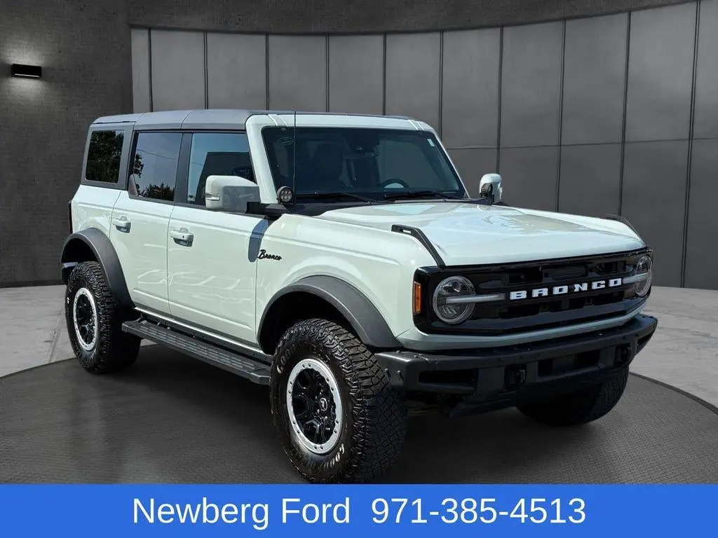 2022 Ford Bronco Outer Banks 4WD Advanced photo 3