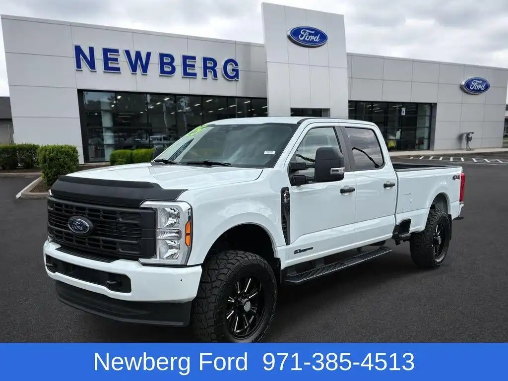 2025 Ford F-350 XL 4WD Crew Cab SRW 176 in's photo