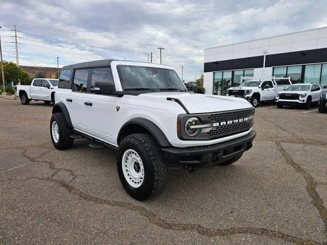 2023 Ford Bronco Badlands 4x4 photo 3