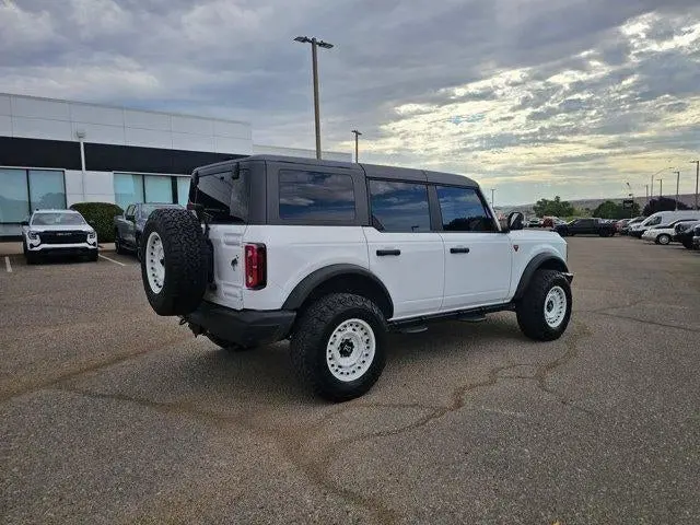 2023 Ford Bronco Badlands 4x4 photo 5