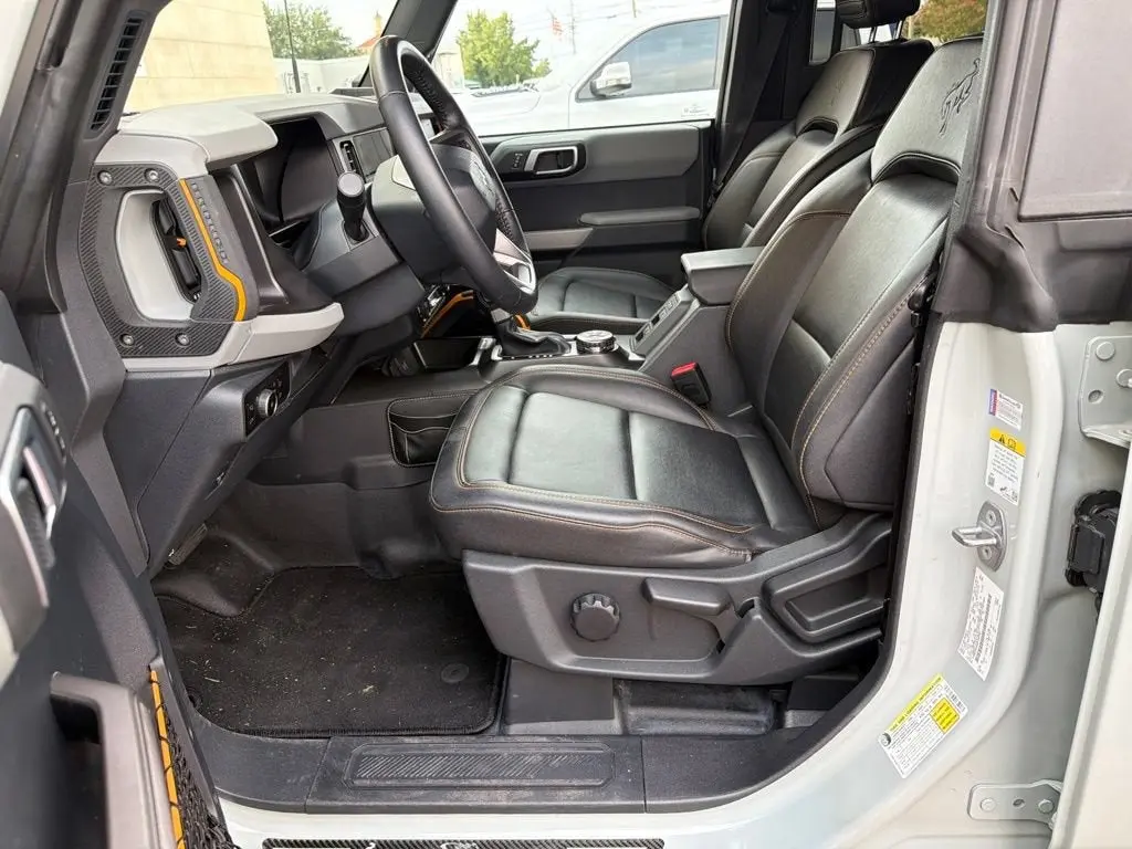 2023 Ford Bronco Badlands 4x4 photo 3