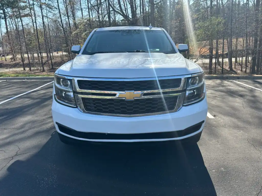 2019 Chevrolet Suburban 2WD 1500 LT's photo