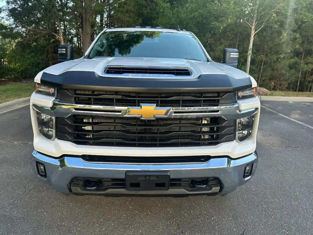2024 Chevrolet Silverado HD LT 4WD Crew Cab Long Box DRW's photo