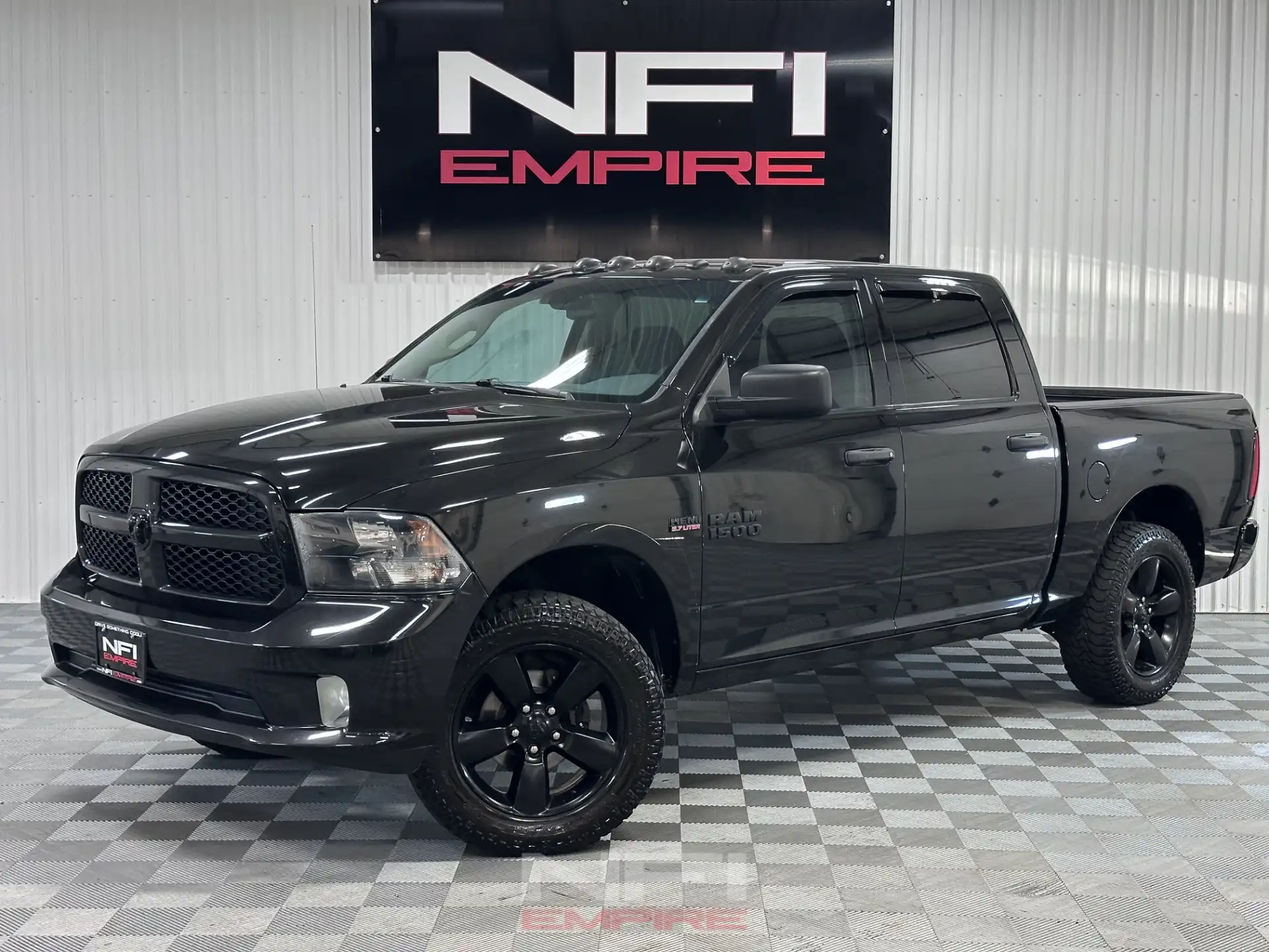 2016 RAM 1500 Express 4x4 Crew Cab 5'7" (Fleet)'s photo