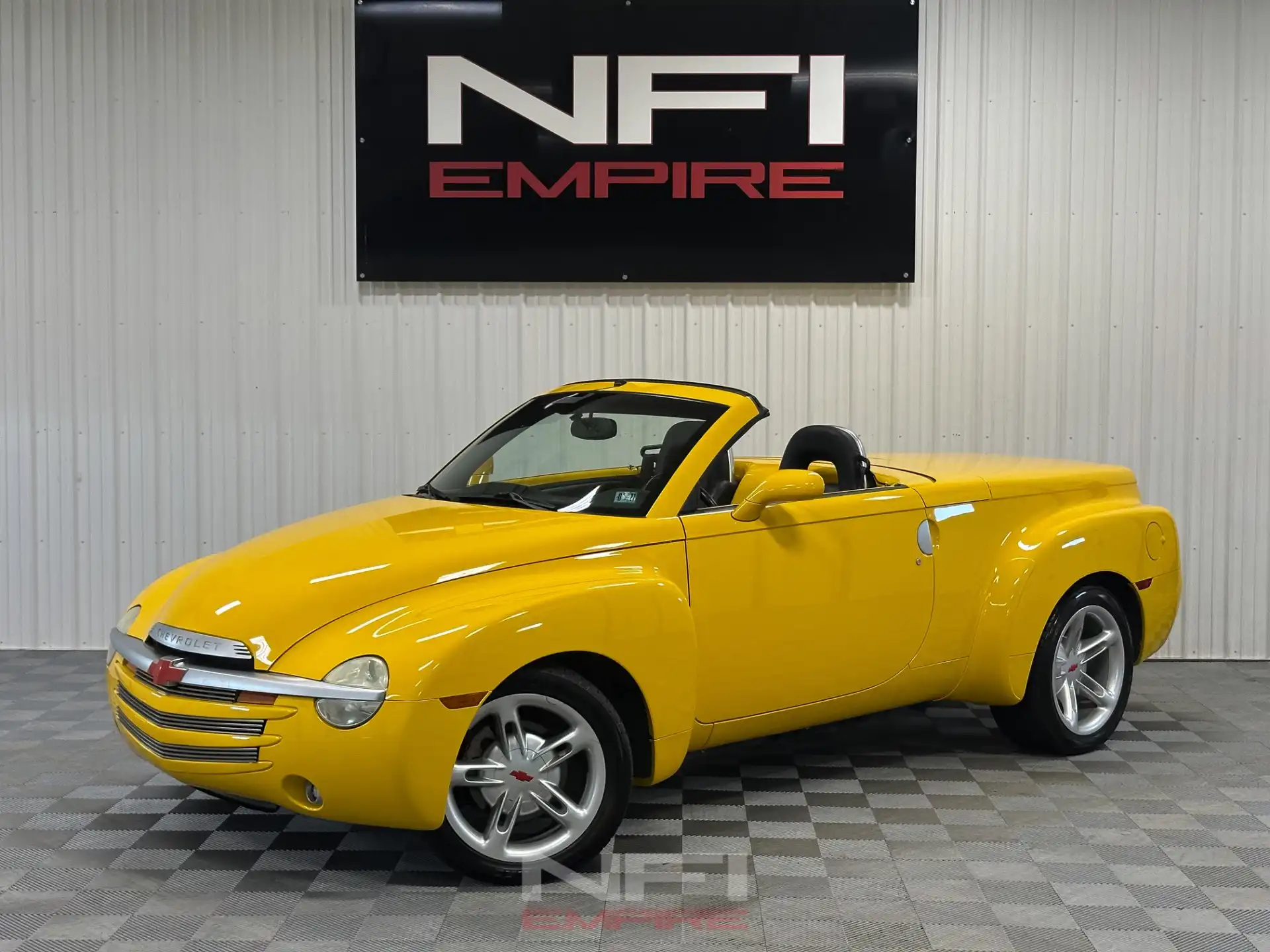 2004 Chevrolet SSR LS's photo