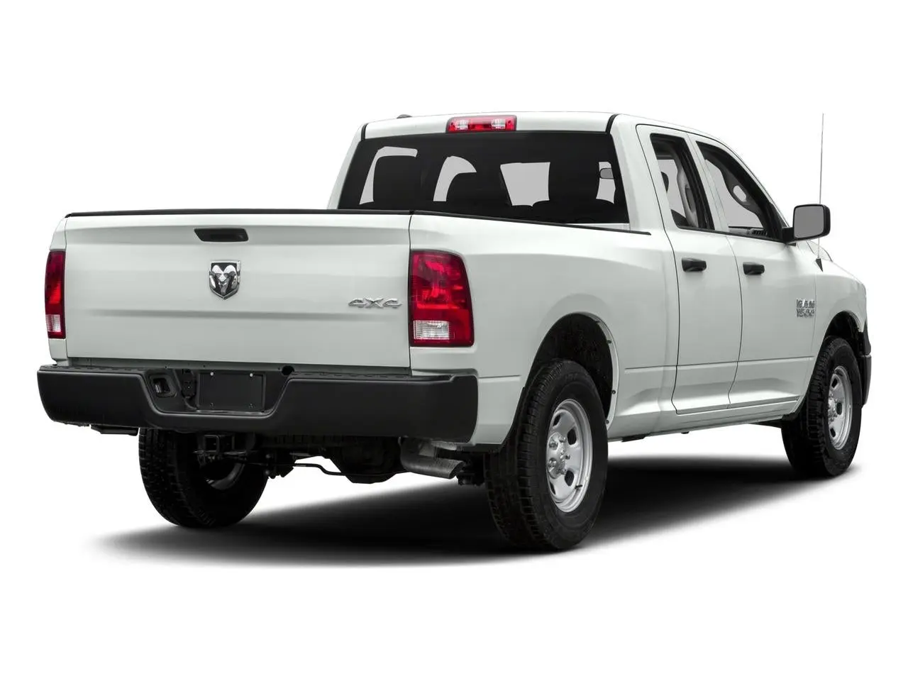 2017 RAM 1500 Express 4x4 Quad Cab 6'4 photo 4