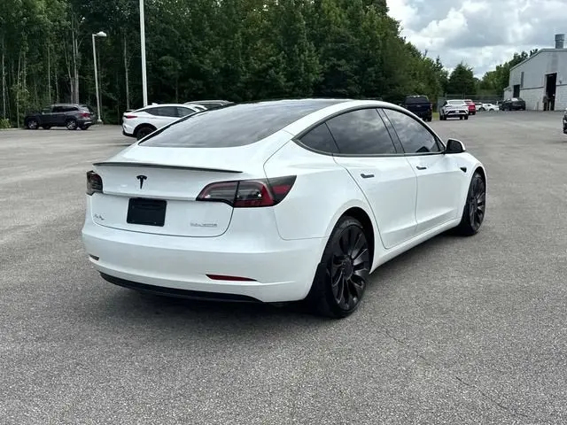 2023 Tesla Model 3 Performance photo 4