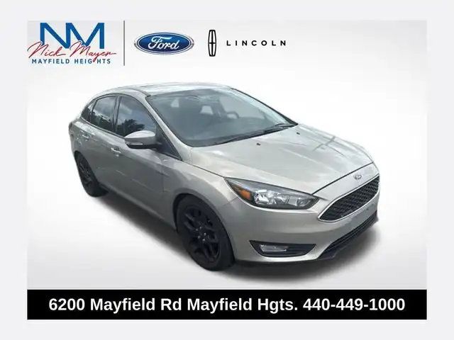 2016 Ford Focus SE Sedan's photo
