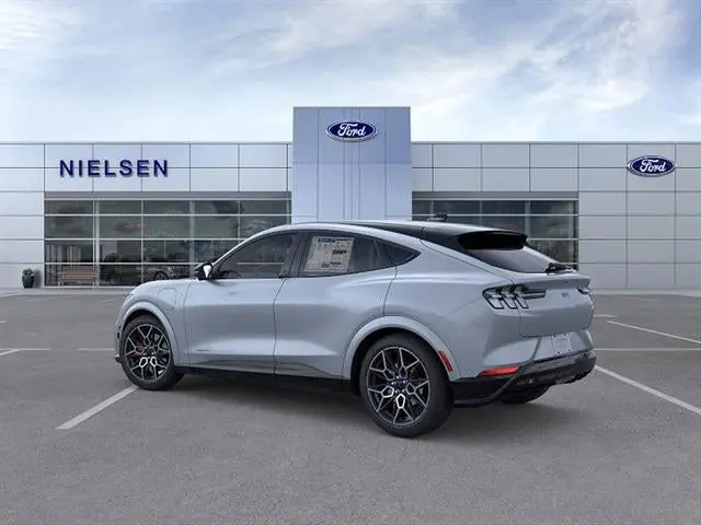 2025 Ford Mustang-Mach-e GT photo 4