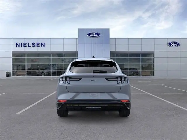 2025 Ford Mustang-Mach-e GT photo 5