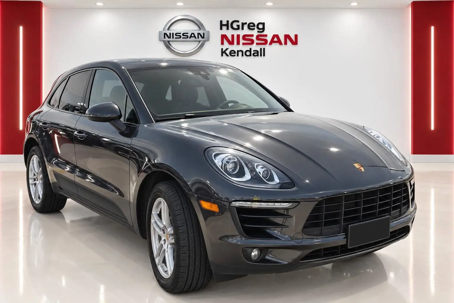 2018 Porsche Macan Base photo 3