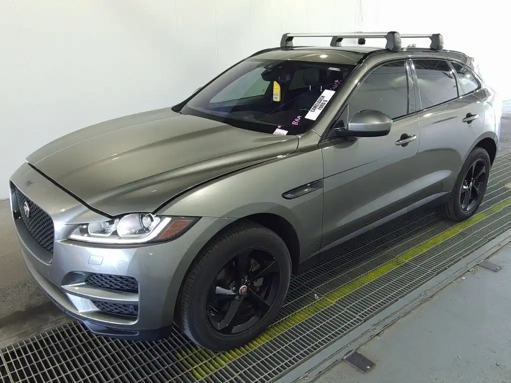2018 Jaguar F-PACE 25t Premium AWD's photo