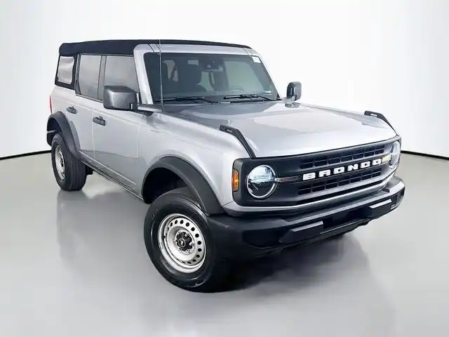 2023 Ford Bronco Base 4x4's photo
