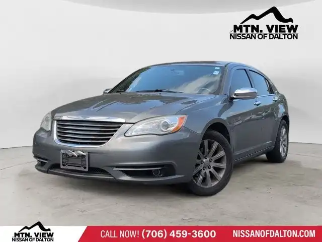 2013 Chrysler 200 Limited's photo