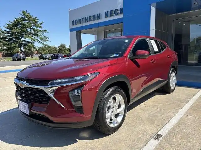 2025 Chevrolet Trax LS's photo