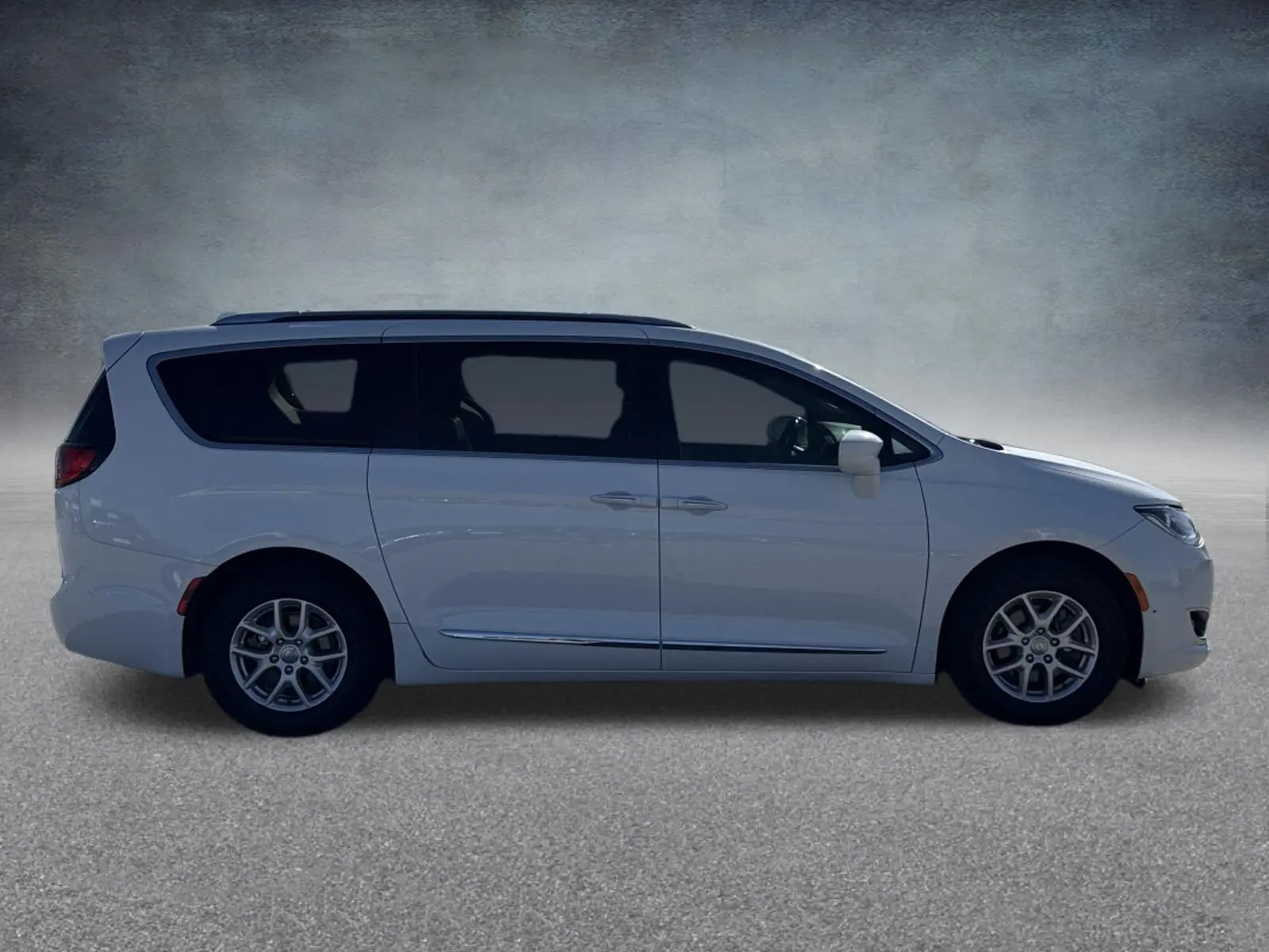 2020 Chrysler Pacifica Touring L photo 4