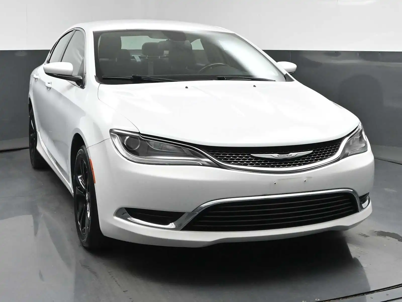 2016 Chrysler 200 Limited's photo