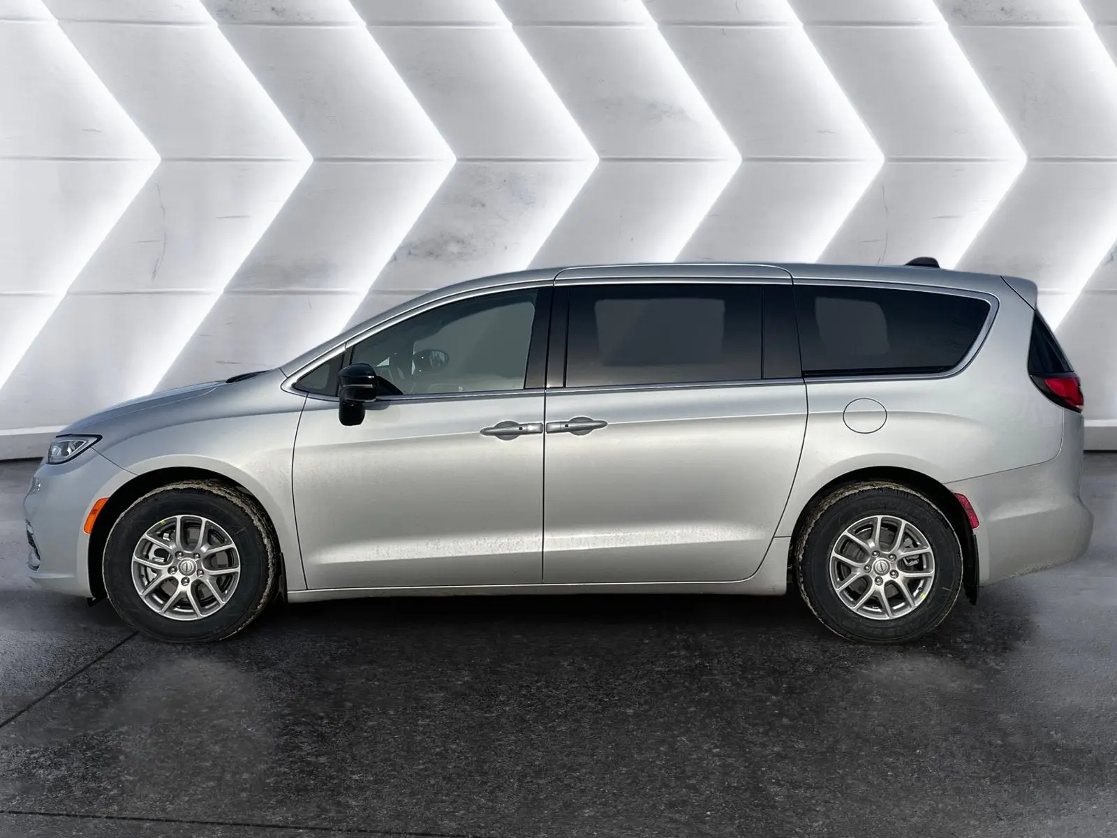 2026 Chrysler Pacifica Select photo 3