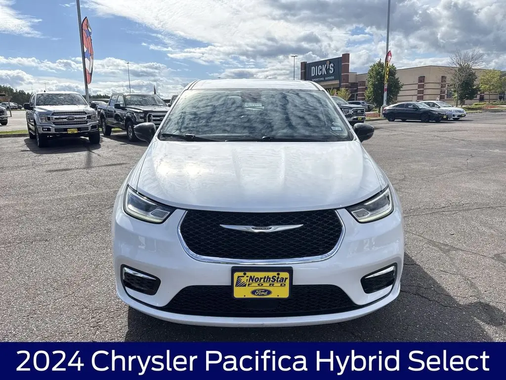 2024 Chrysler Pacifica Hybrid PHEV Select photo 3