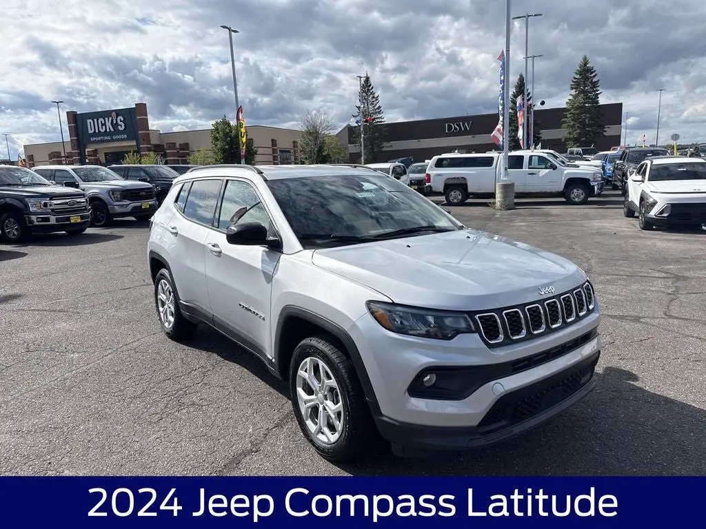 2024 Jeep Compass Latitude 4WD photo 4
