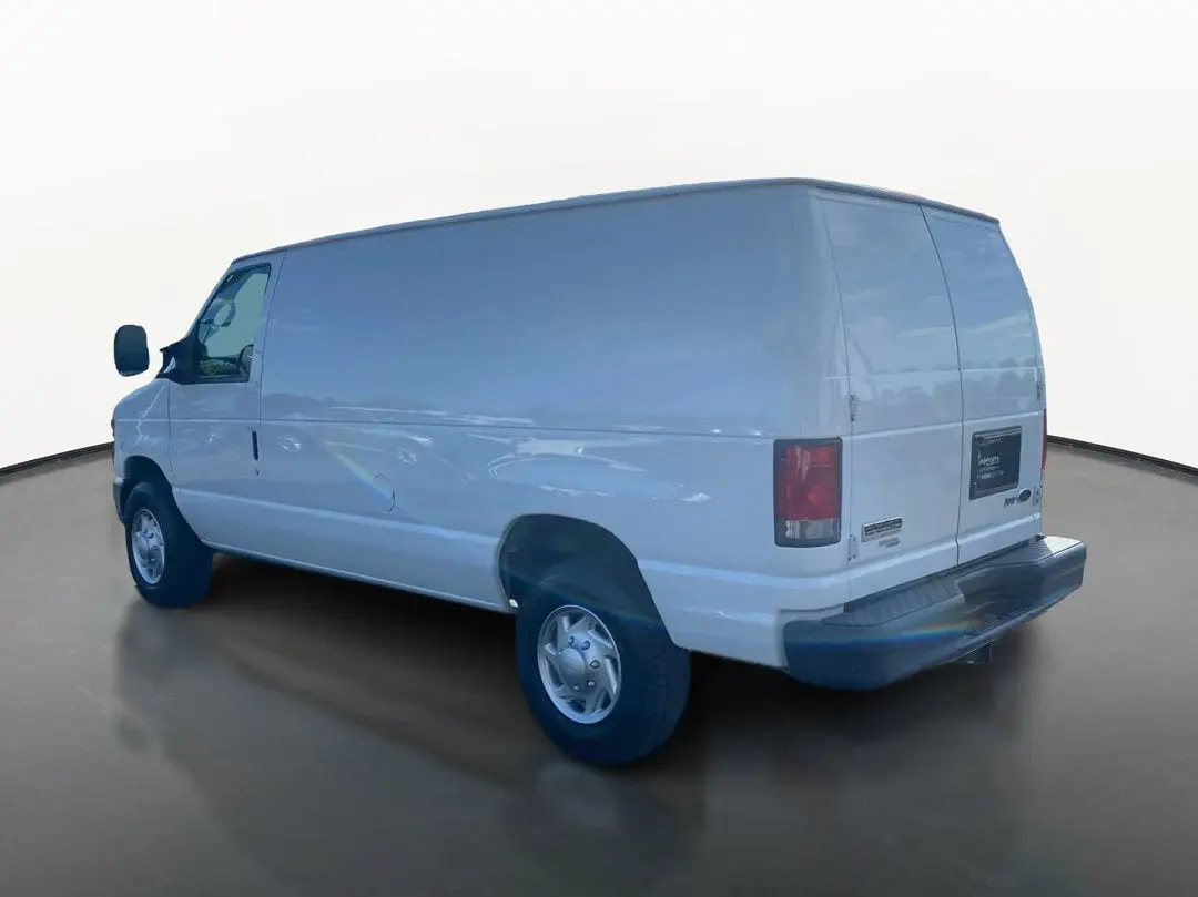 2014 Ford E-Series E-250 Van photo 5