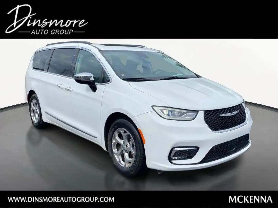 2023 Chrysler Pacifica Limited photo 1