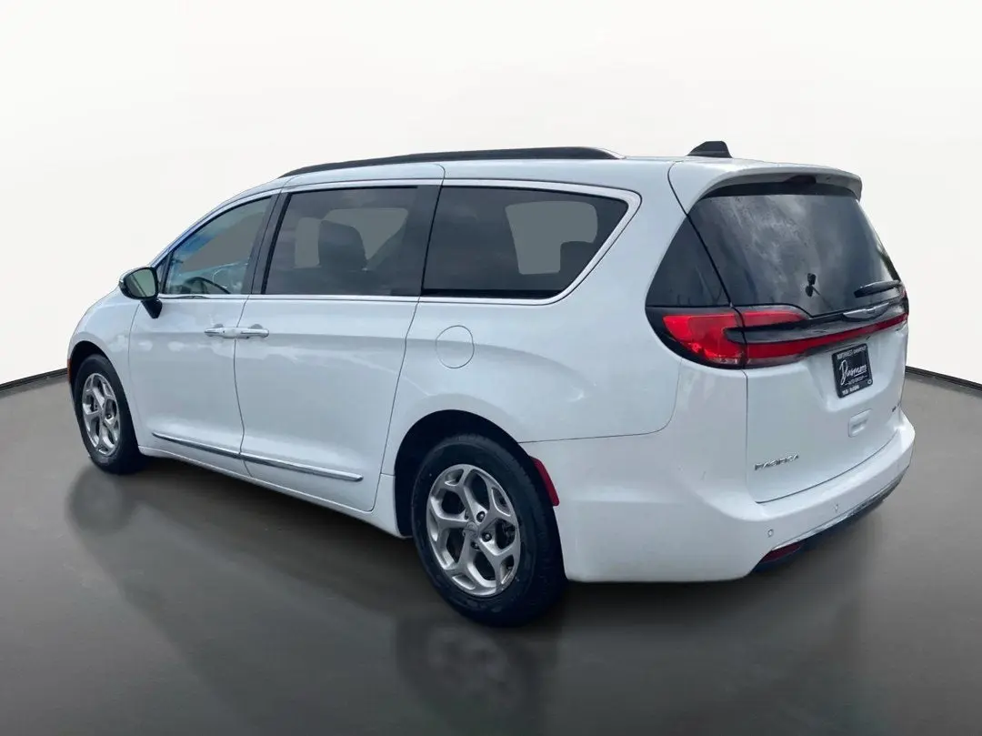 2023 Chrysler Pacifica Limited photo 5