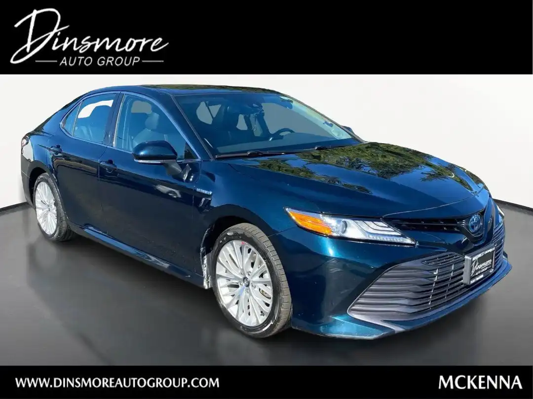 2020 Toyota Camry 2.5 Auto XLE Hybrid's photo