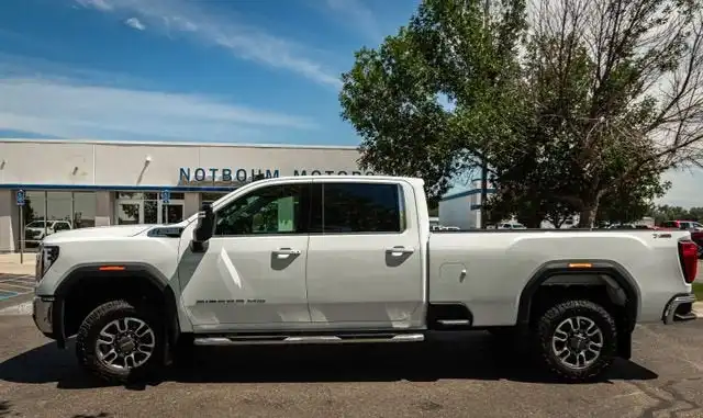 2024 GMC Sierra SLE 4WD Crew Cab Long Box SRW's photo