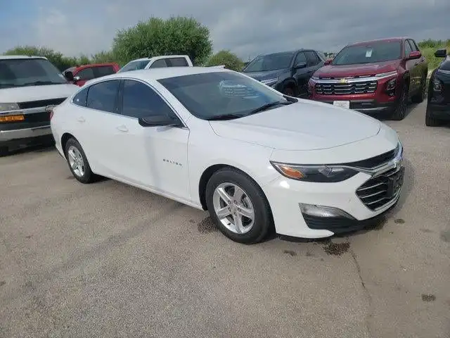 2022 Chevrolet Malibu 1LS's photo