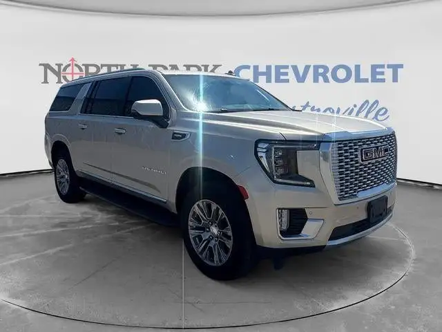 2023 GMC Yukon Denali AWD's photo