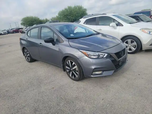 2021 Nissan Versa 1.6 SR CVT's photo