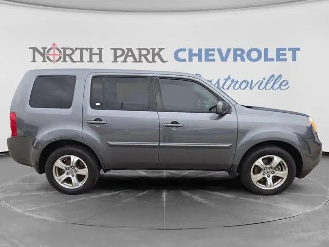 Vehicle Image 2
