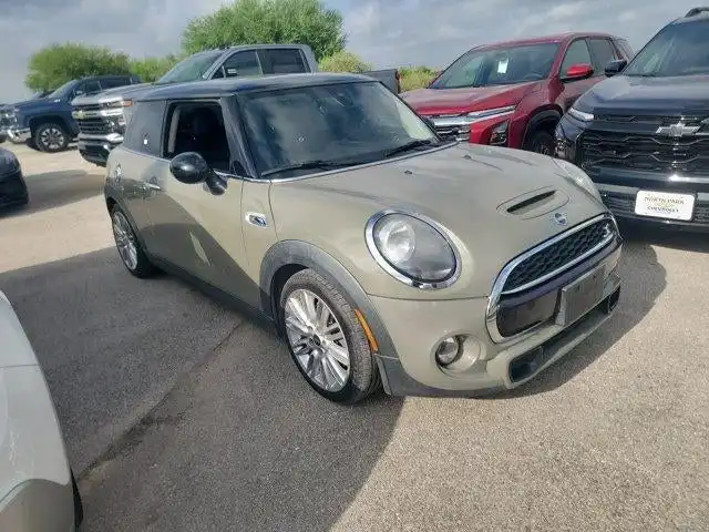 2019 MINI Hardtop Cooper S Signature's photo