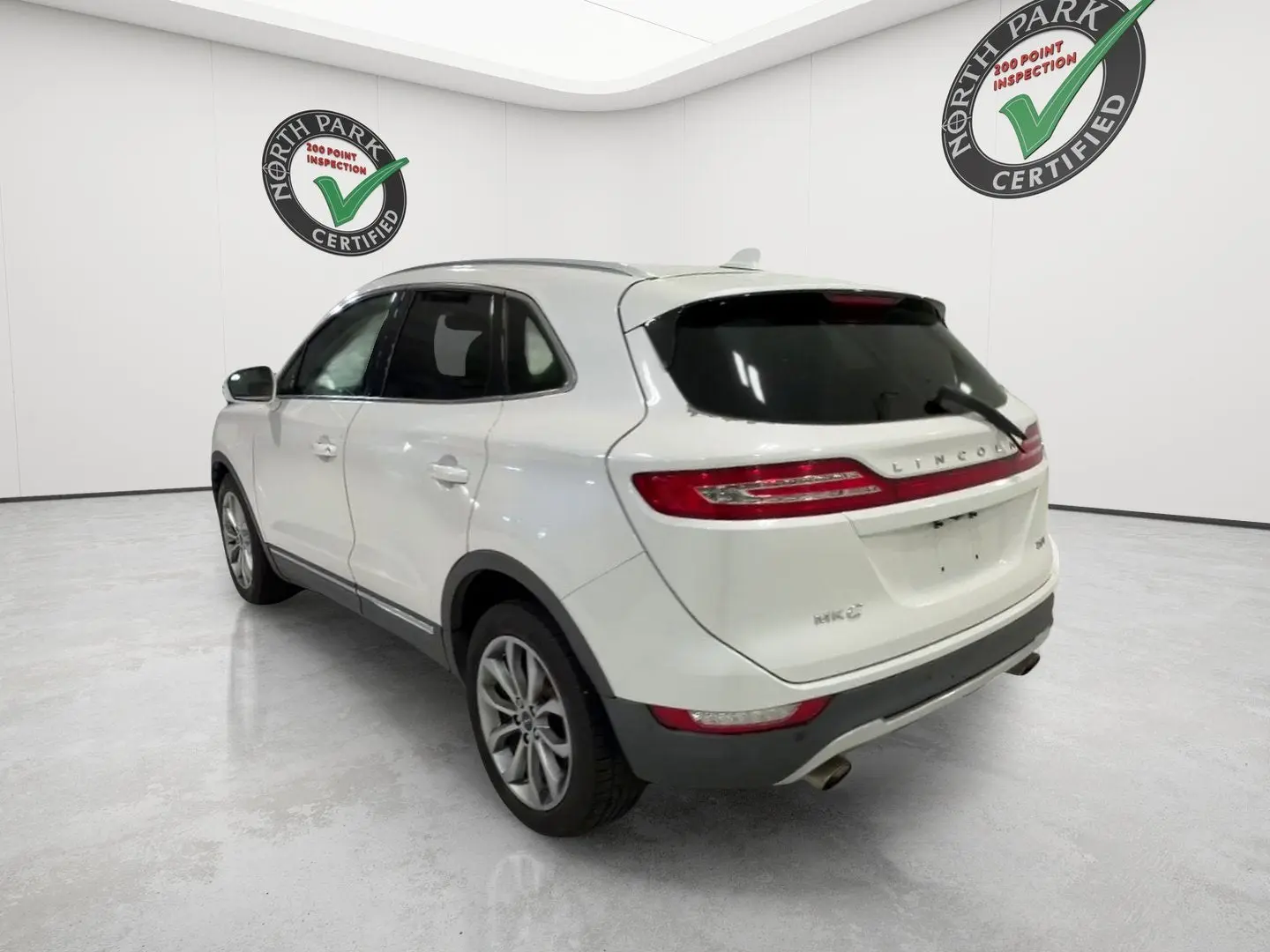 2017 Lincoln MKC Select FWD photo 3