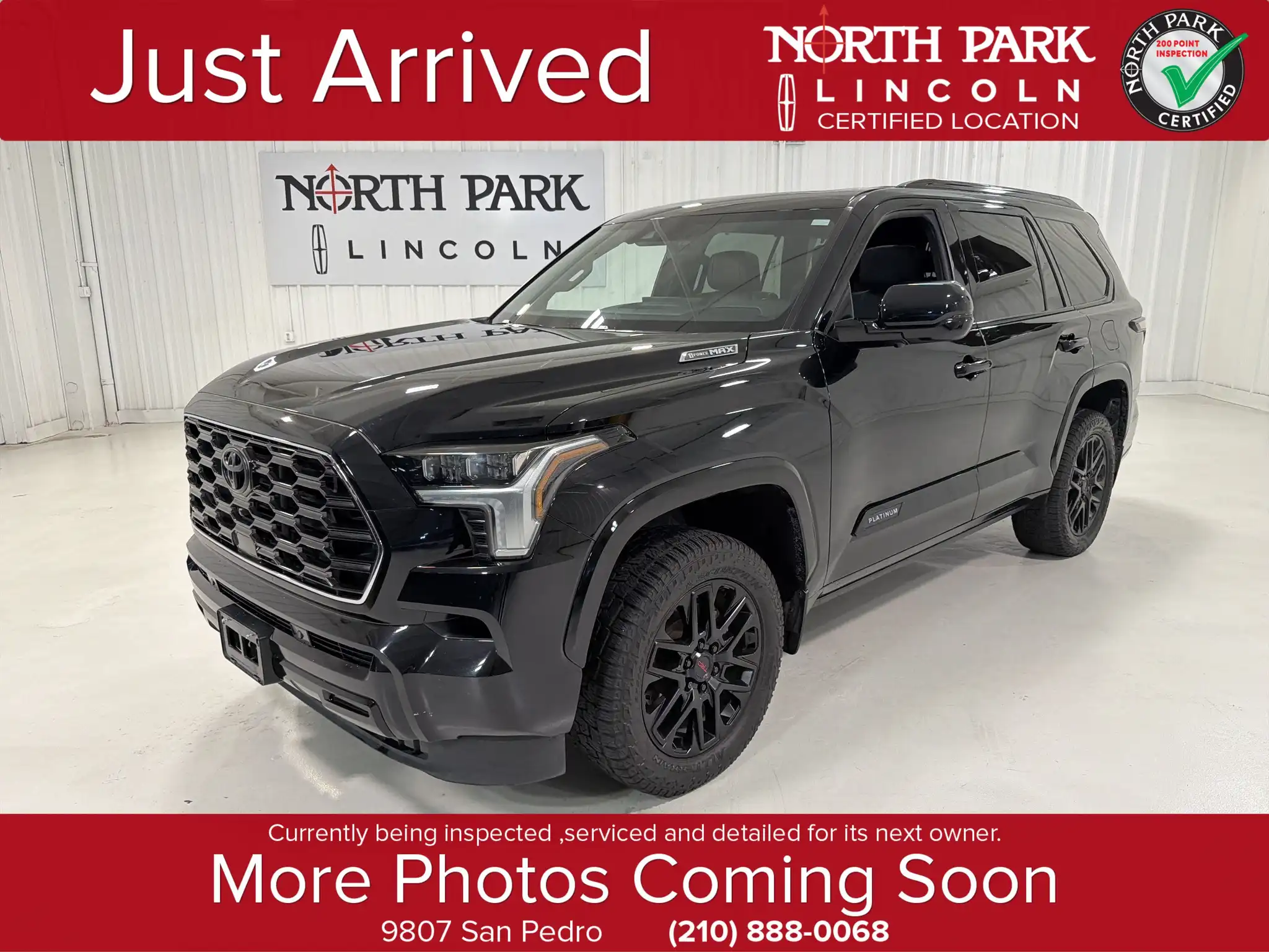 2024 Toyota Sequoia Platinum 4WD i-FORCE MAX Hybrid's photo