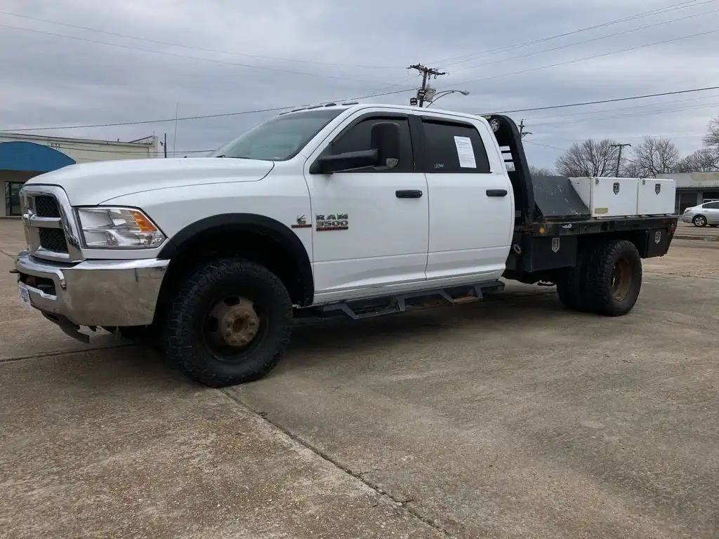 2016 RAM 3500 SLT 4X4 Crew Cab DRW's photo
