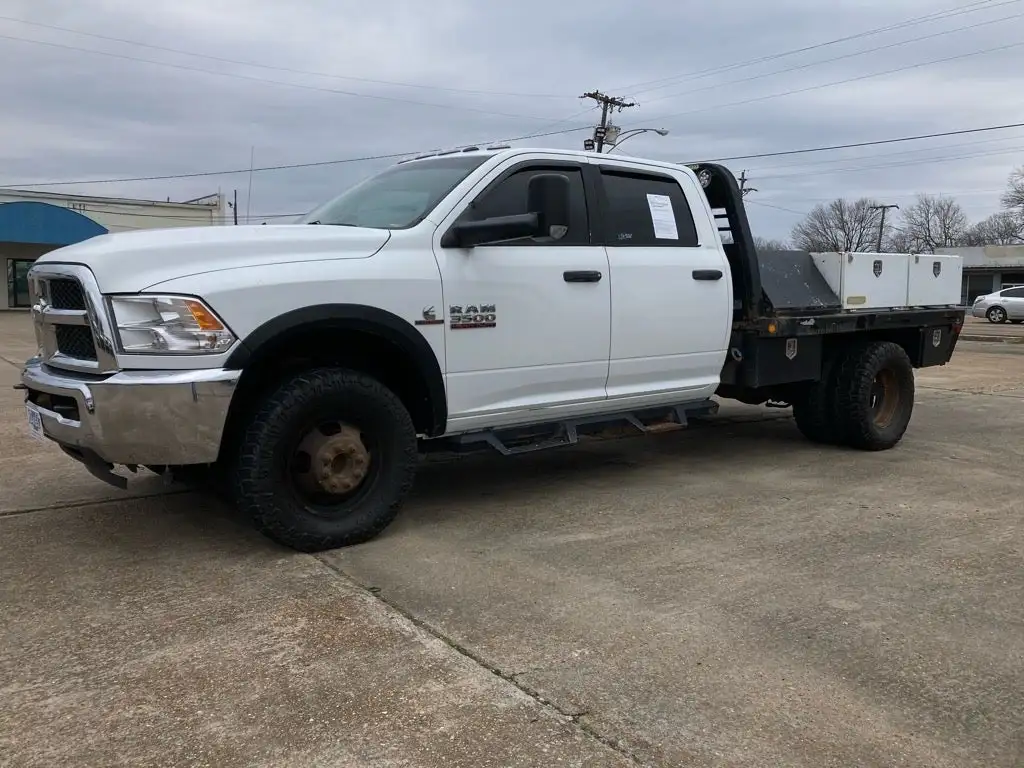 2016 RAM 3500 SLT 4X4 Crew Cab DRW's photo