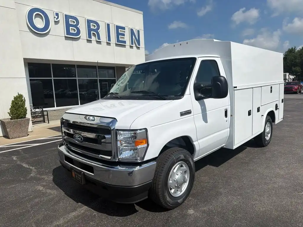 2027 Ford E-Series SRW E-350 Super Duty 138 in WB's photo