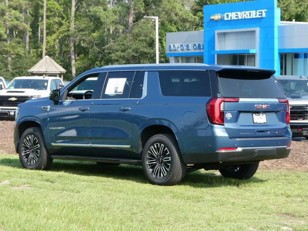 2025 GMC Yukon 4WD Elevation photo 5