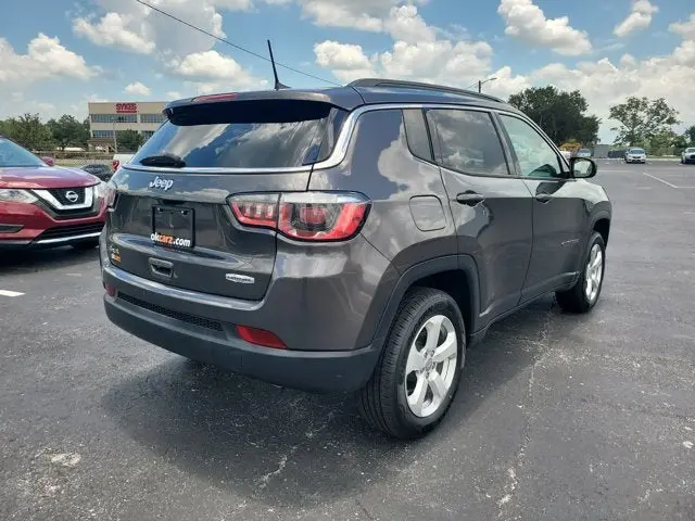 2019 Jeep Compass Latitude 4X4 photo 3