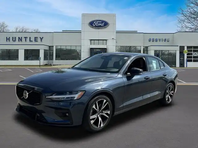 2024 Volvo S60 B5 Core Dark Theme's photo