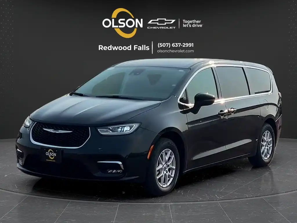 2023 Chrysler Pacifica Touring L's photo