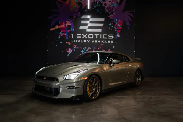 2024 Nissan GT-R T-spec's photo